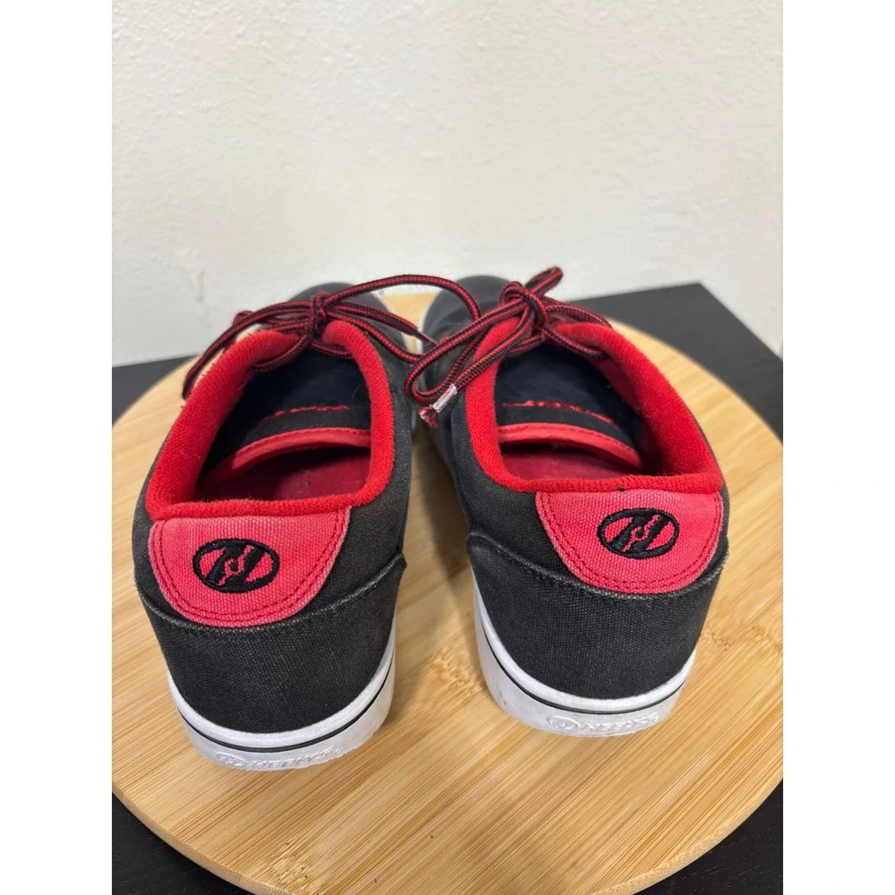 Heelys Skate Shoes Kids Size‎ 6 Black Red Canvas Low Top Roller Sneakers